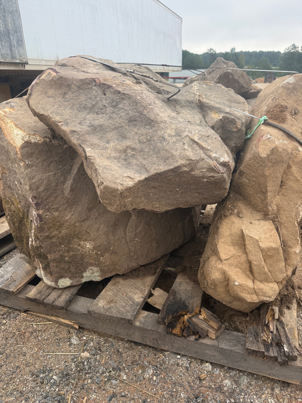 Mixed Large Boulder – MB02