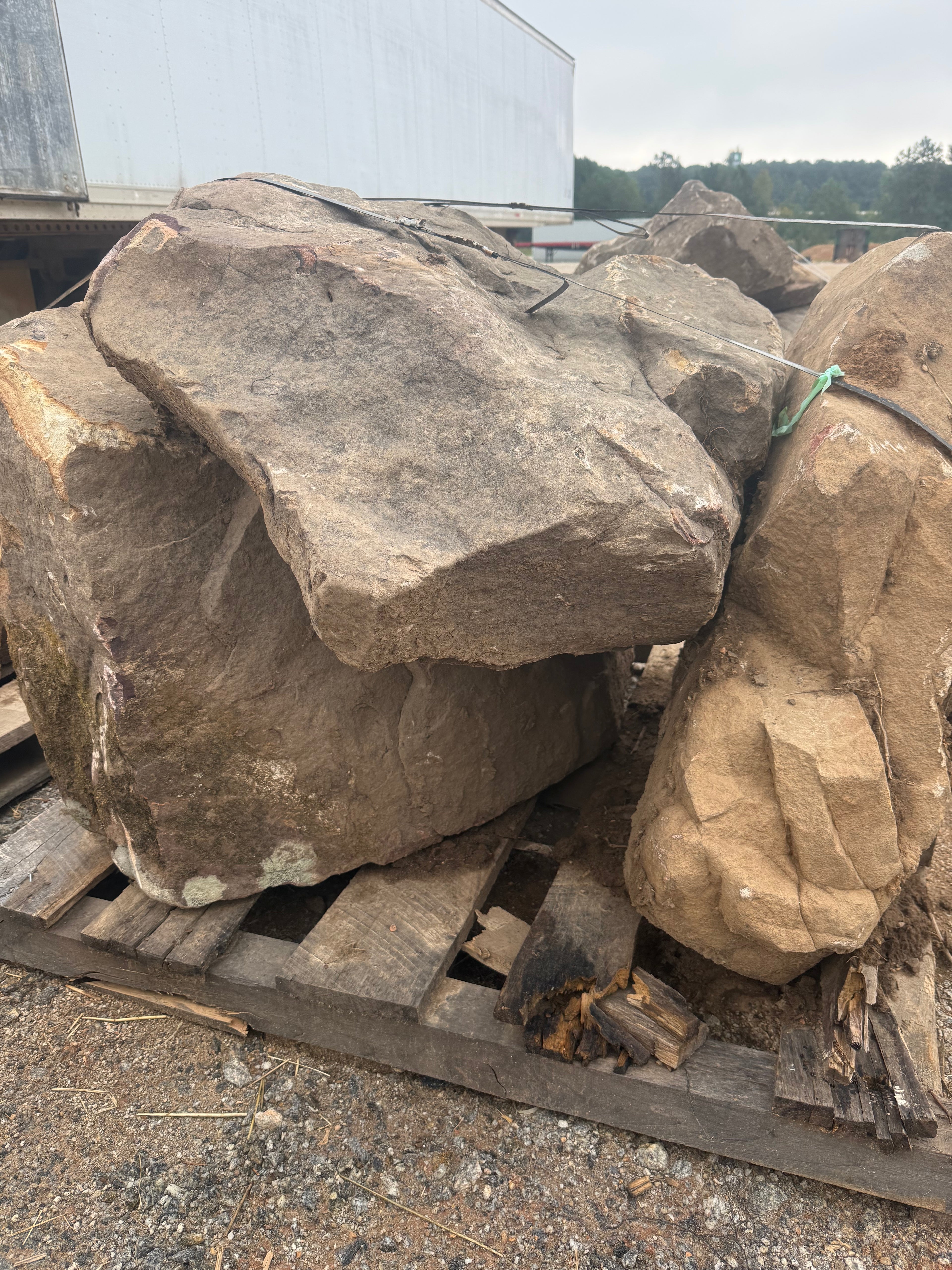 Mixed Large Boulder – MB02