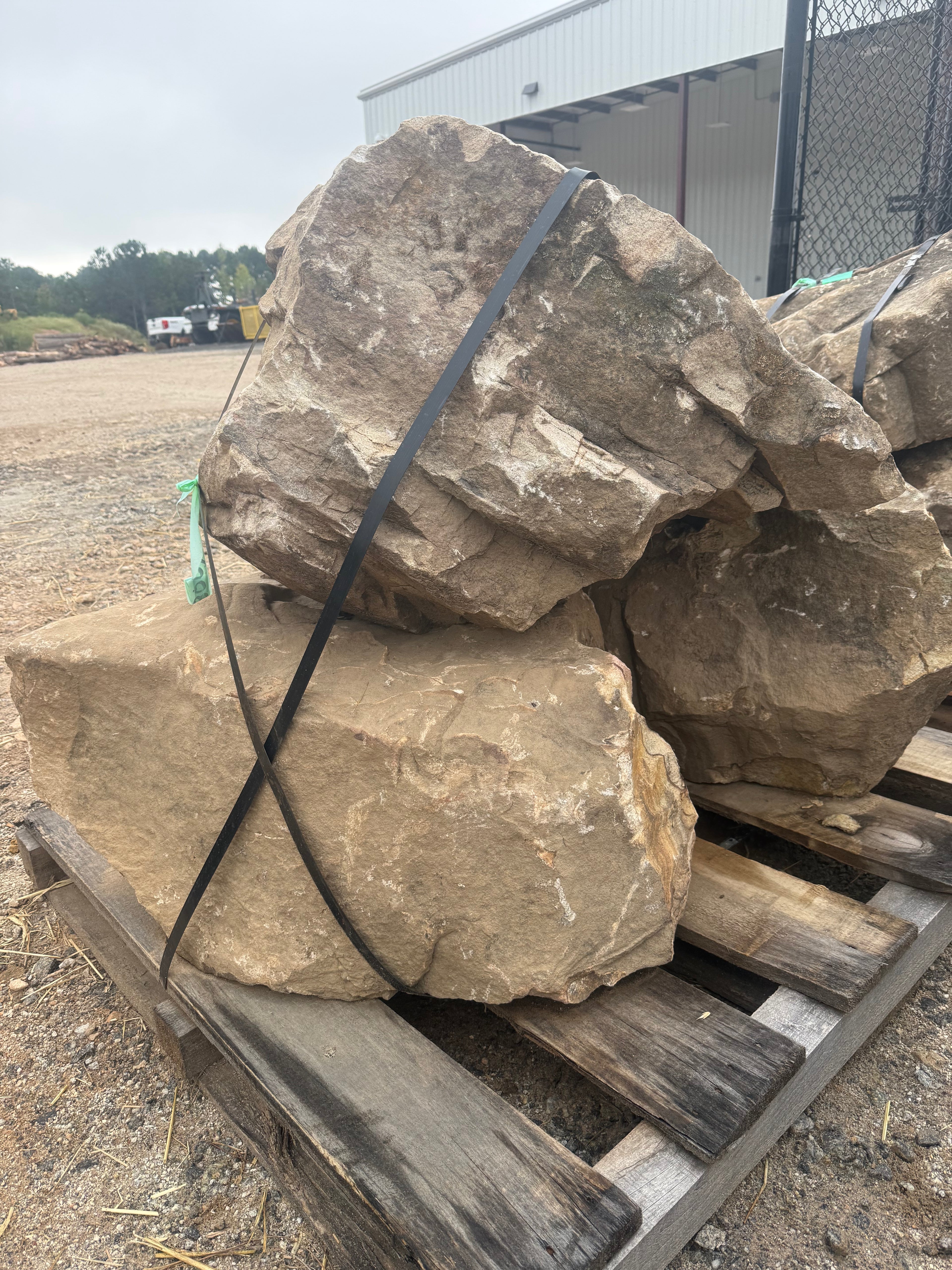 Mixed Large Boulder – MB03