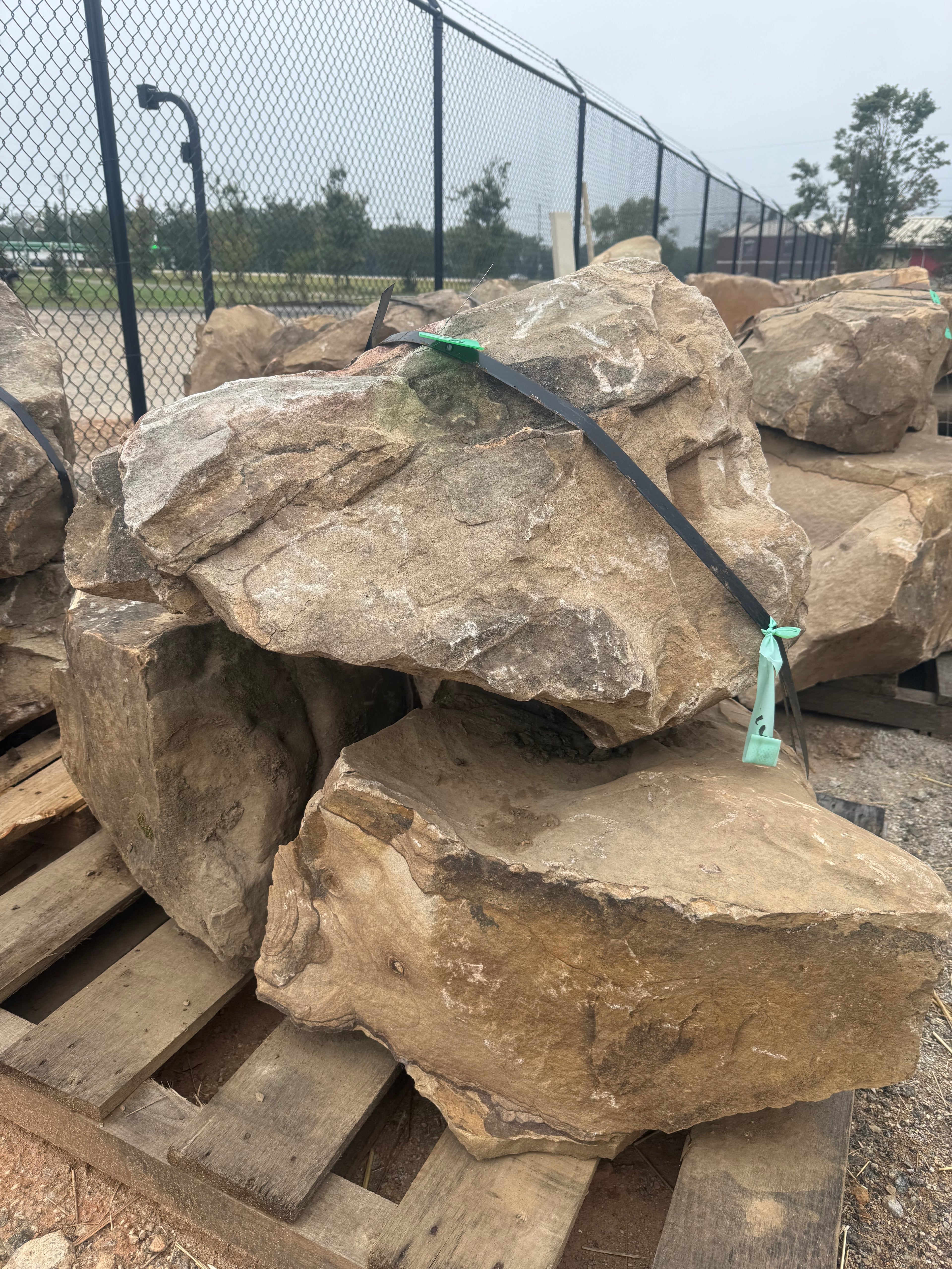 Mixed Large Boulder – MB03