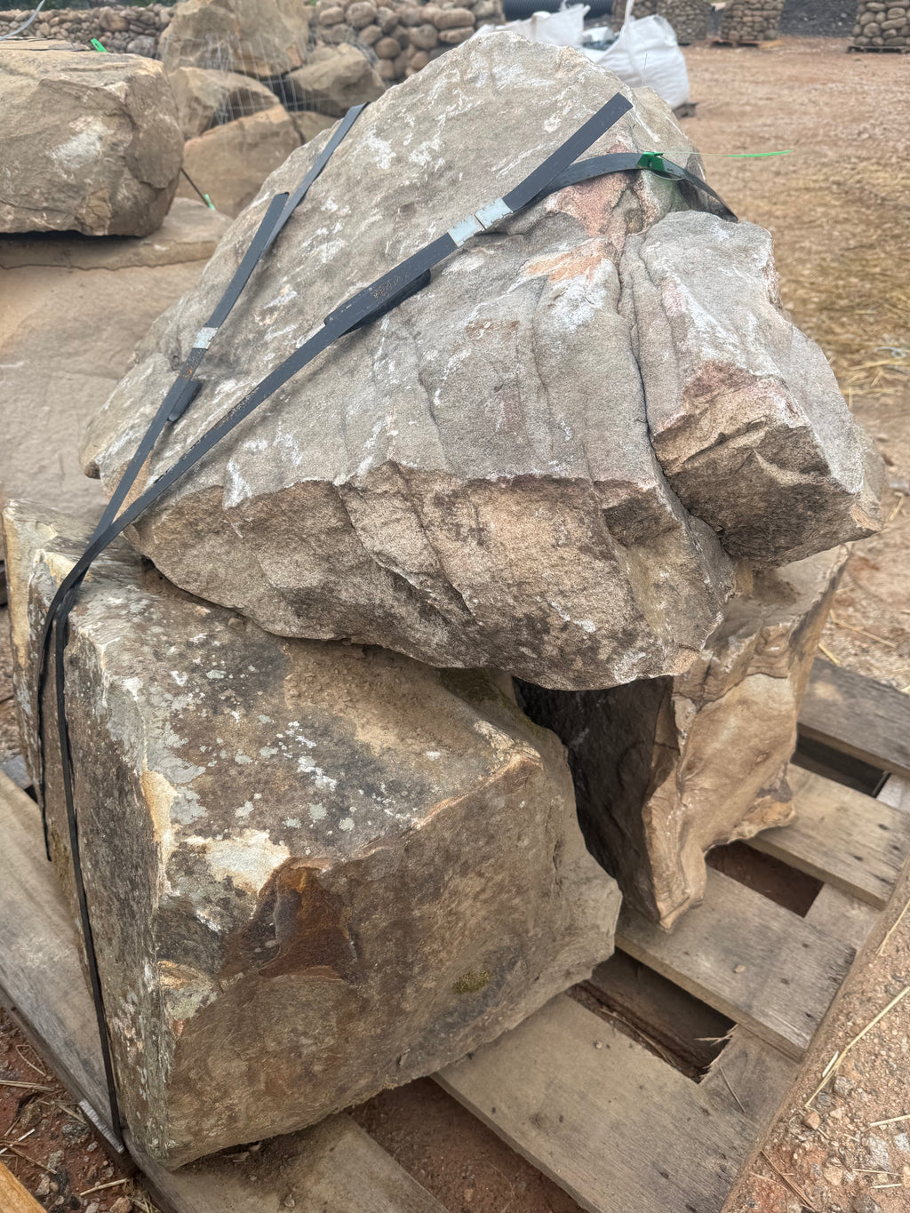 Mixed Large Boulder – MB03