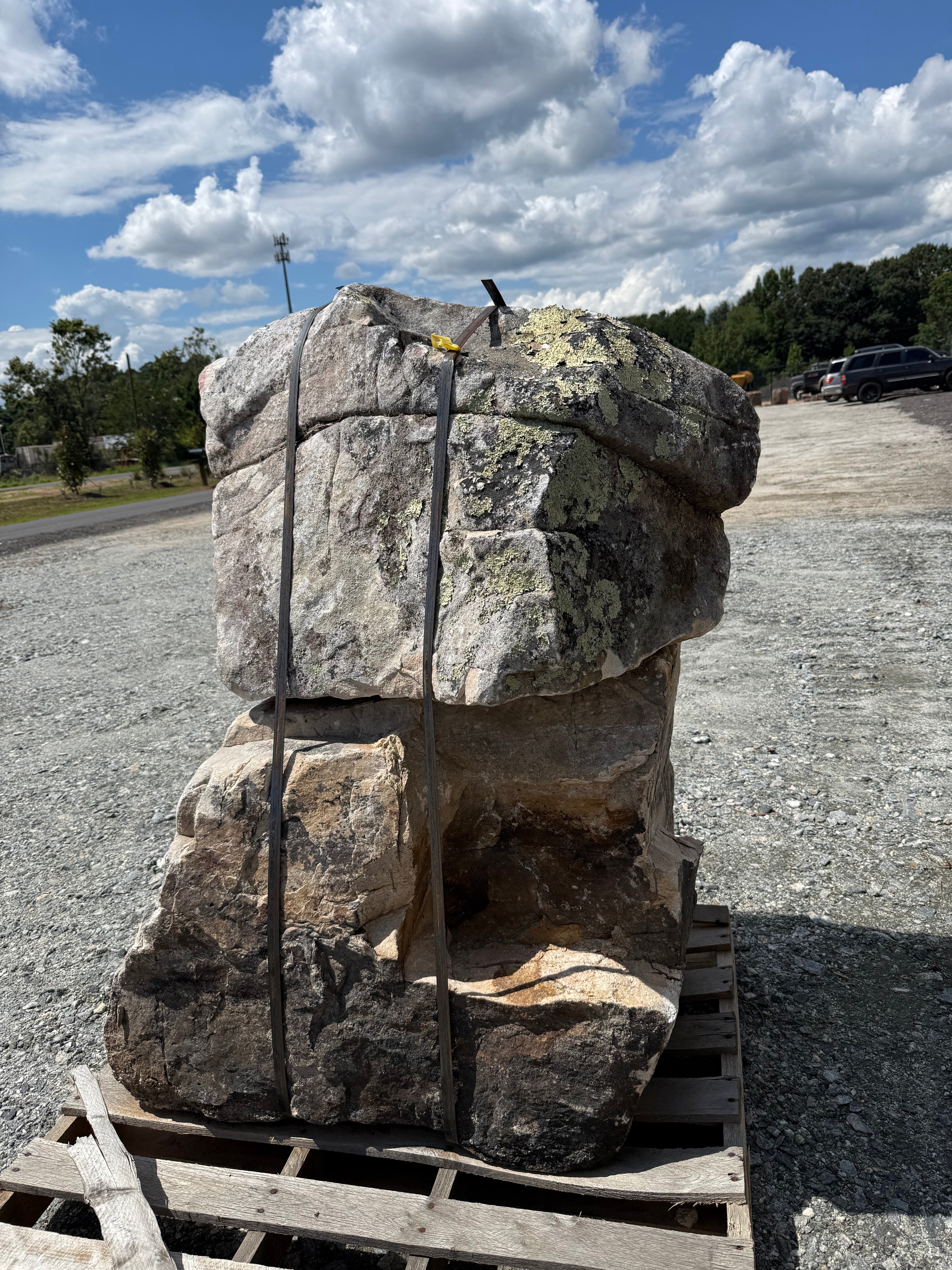 Palletized Landscape Boulders – PB01