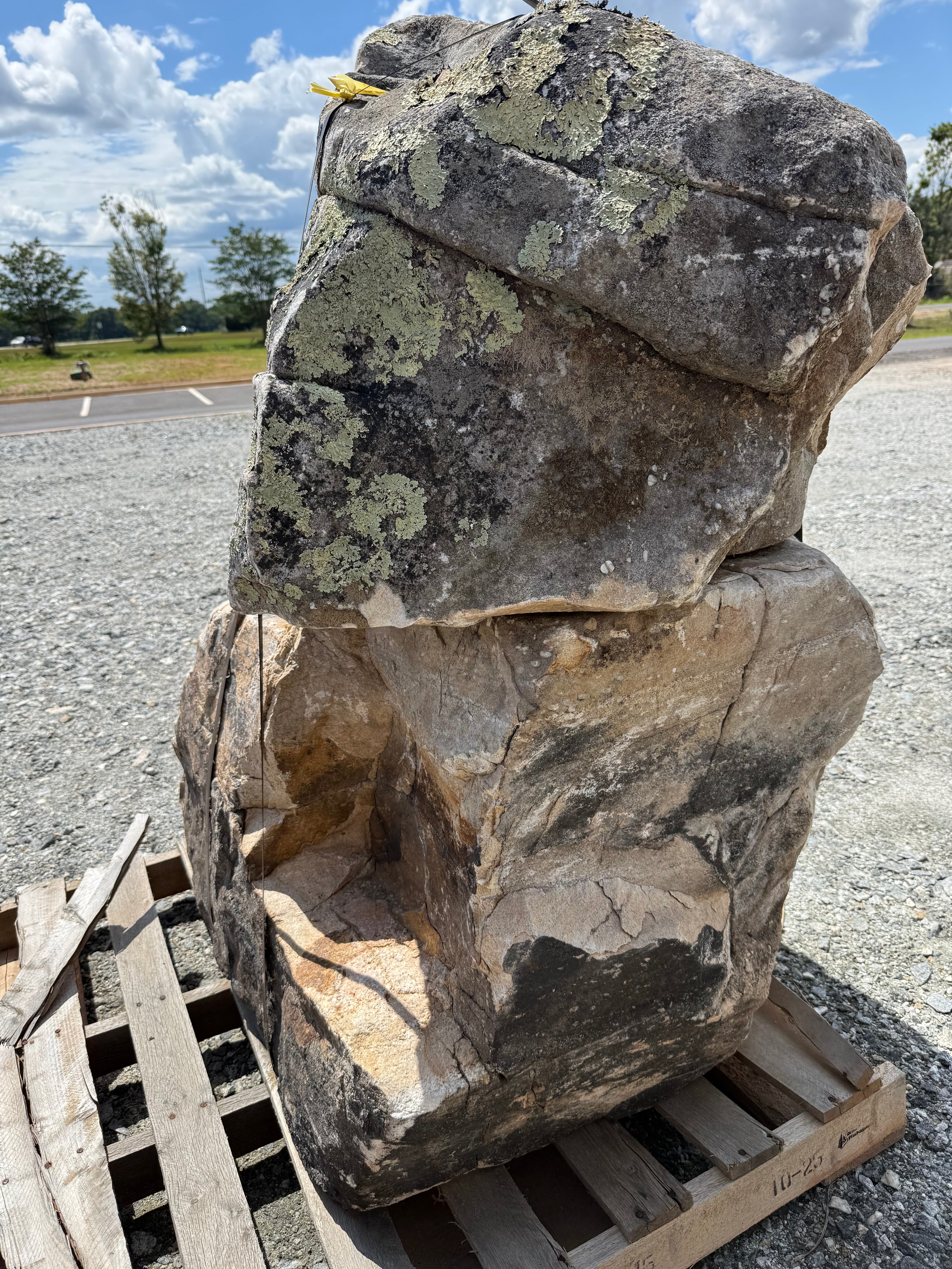 Palletized Landscape Boulders – PB01