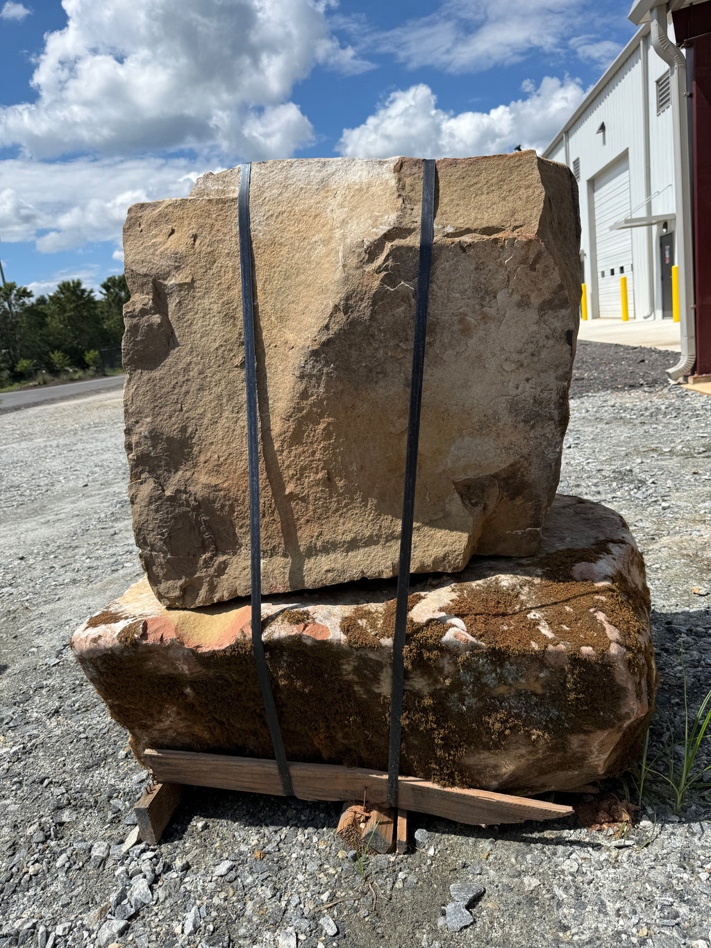 Palletized Landscape Boulders – PB02
